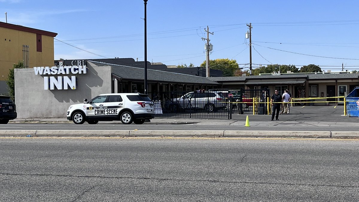 Detectives with @slcpd investigating a shooting at 1400 S. and State St. Police say two persons were arguing. One shot another and took off. Guy shot is in critical condition, police say they're still looking for the shooter