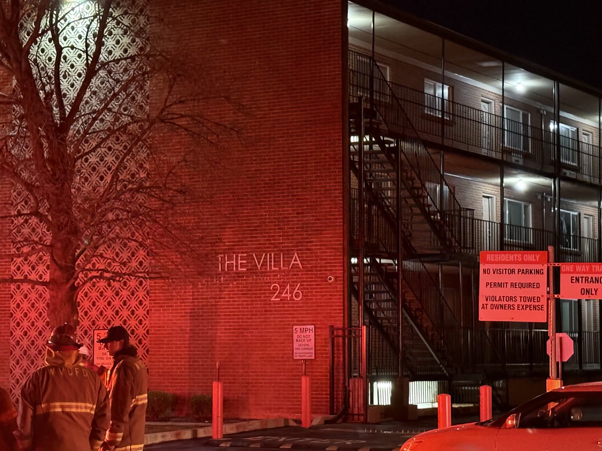 256 E Helm Ave. SSLFD UFA Murray & WVCFD responded at 0203 on an apt fire. On arrival smoke/flames were visible from the 3rd/4th flrs. Crews offensive with fast attack and quickly got the bulk of the fire knocked down. No injuries reported 