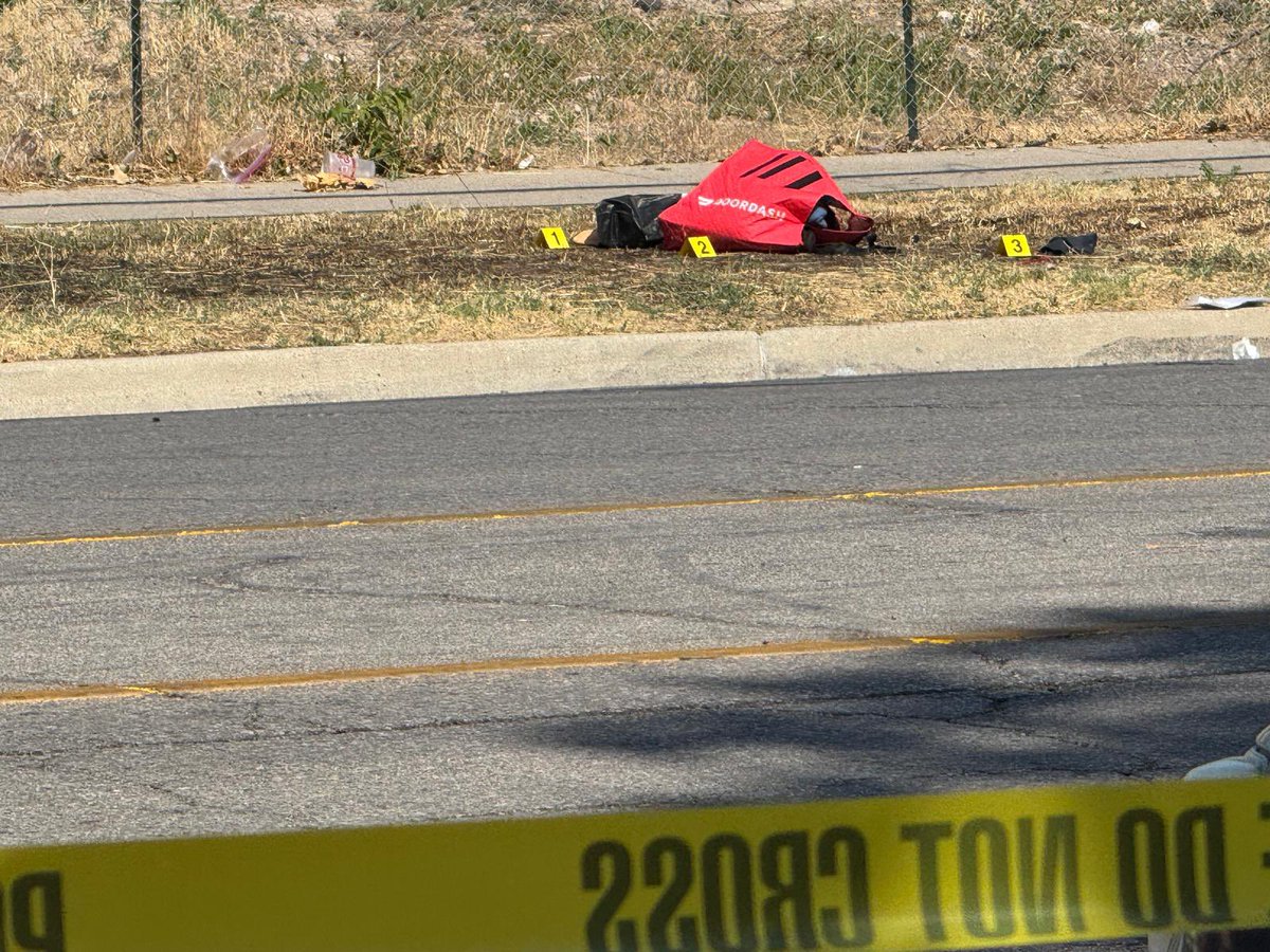 SaltLakeCity 200 S 400 E. Salt Lake City Police are investigating a fatal incident. Officials confirm no threat to public safety at this time.The Major Crash Team is on scene to investigate.Initial findings suggest a female pedestrian was struck by a vehicle as it