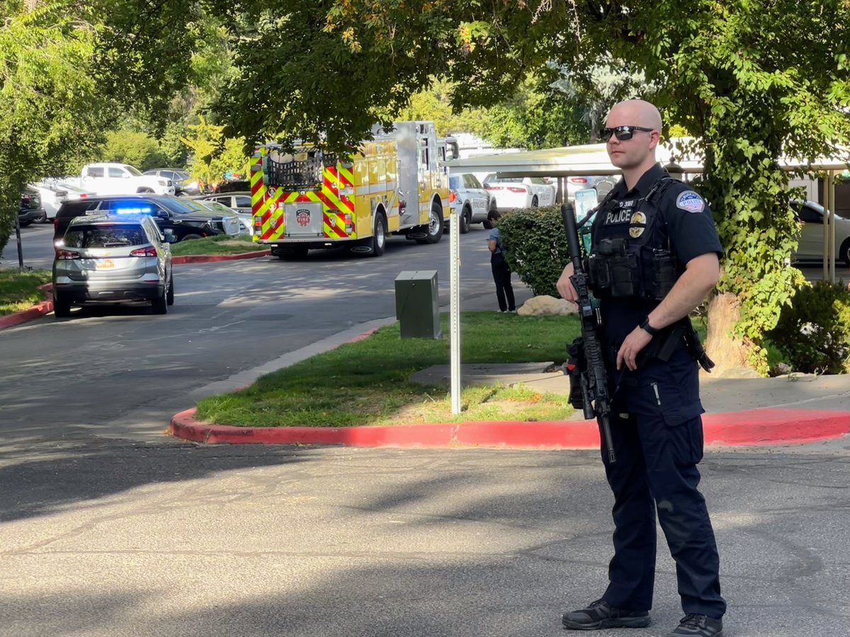 Man in custody after Murray SWAT standoff; aimed handgun at officers after eviction dispute, police say