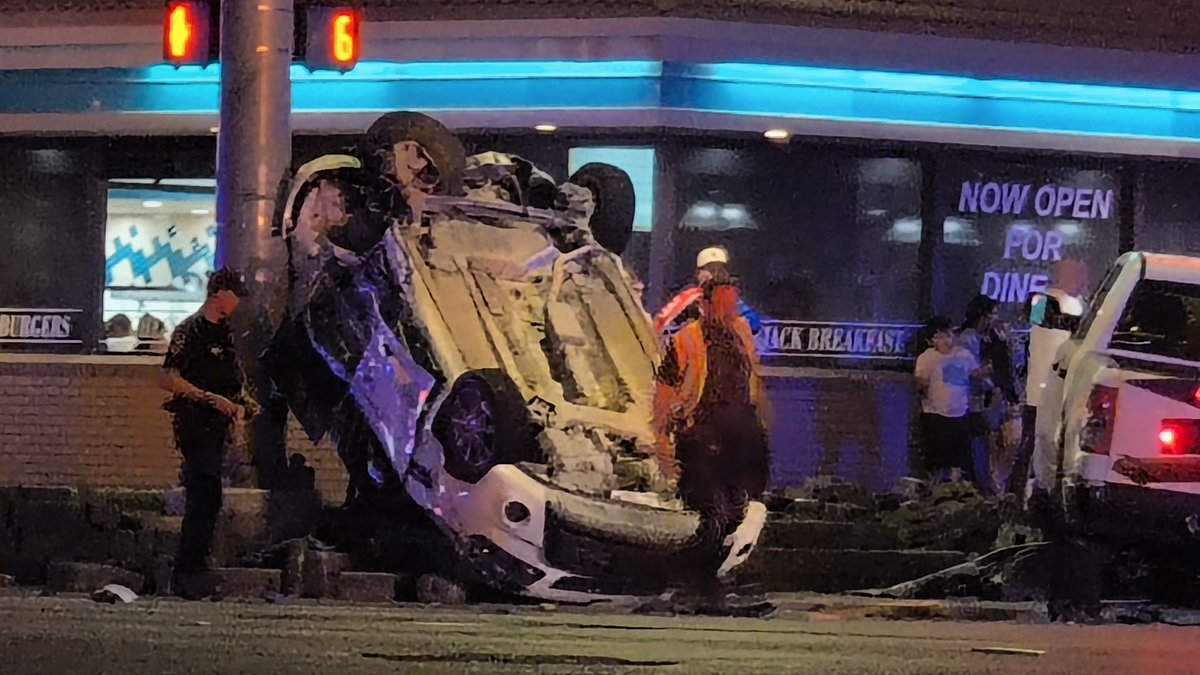 5 hospitalized in Taylorsville crash, police search for 3 suspects who fled on foot