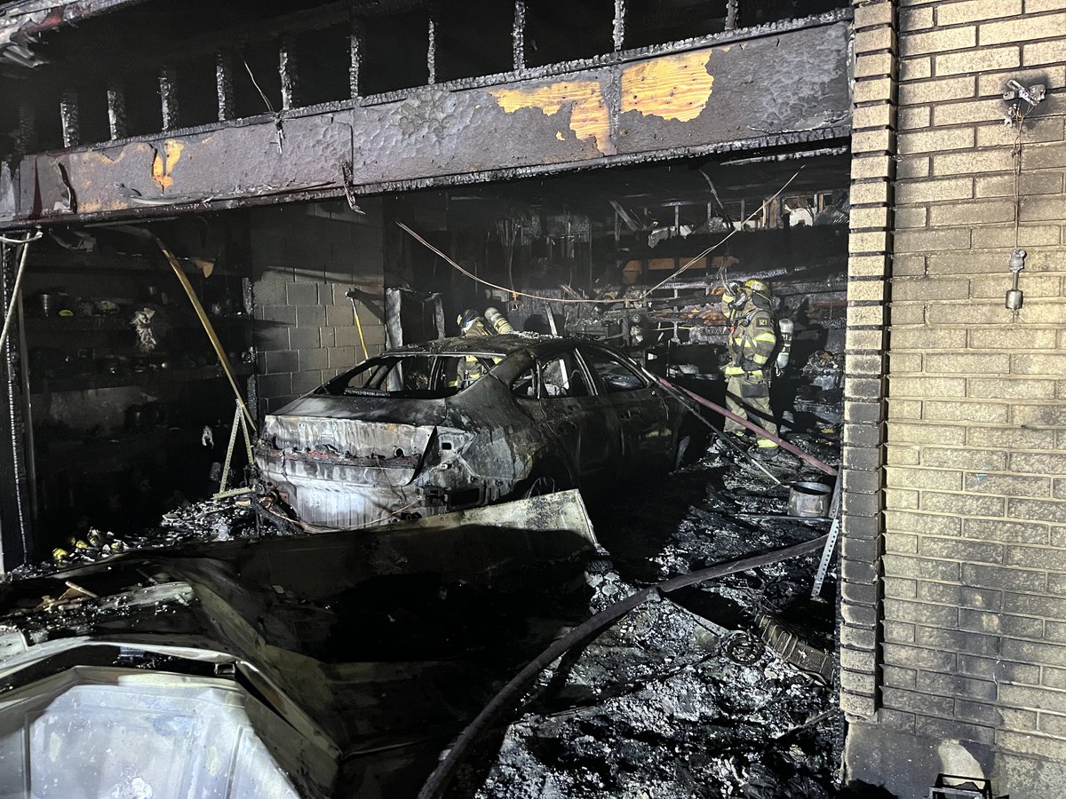 Unified Fire 2nd Alarm – Riverton House Fire Dispatched  12400 S & 2700 W) Single-family home fully involved on arrival. Crews knocked it down quickly — fire now under control. House was confirmed empty after search (no occupants found).