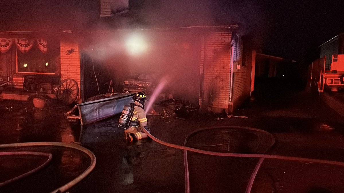 Unified Fire 2nd Alarm – Riverton House Fire Dispatched  12400 S & 2700 W) Single-family home fully involved on arrival. Crews knocked it down quickly — fire now under control. House was confirmed empty after search (no occupants found). 