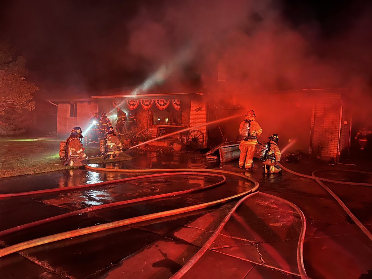 Unified Fire 2nd Alarm – Riverton House Fire Dispatched  12400 S & 2700 W) Single-family home fully involved on arrival. Crews knocked it down quickly — fire now under control. House was confirmed empty after search (no occupants found). 