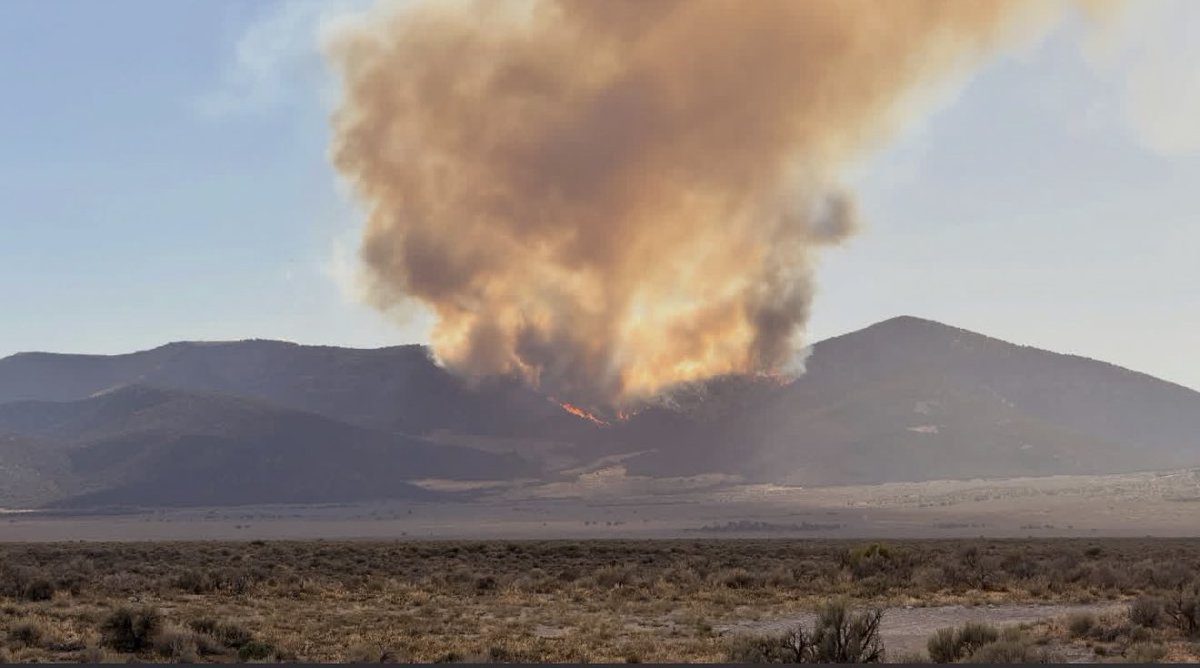 StookeyFire TooeleCounty Est size at 120 acres. Wind conditions are calm, allowing resources to focus on holding the fire on the ridge and prevent westward spread. Cause- Natural