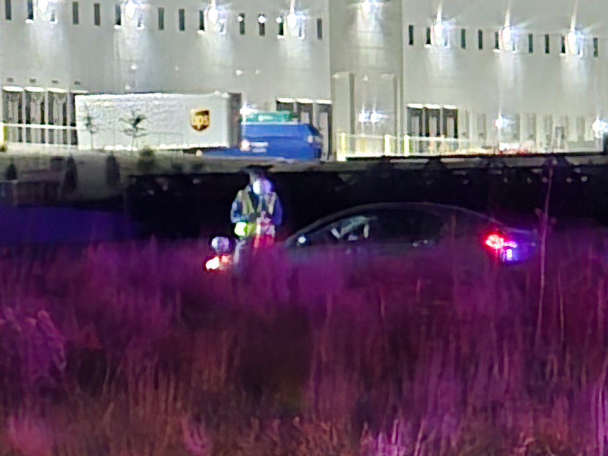 Pedestrian killed in Mountain View Corridor crash